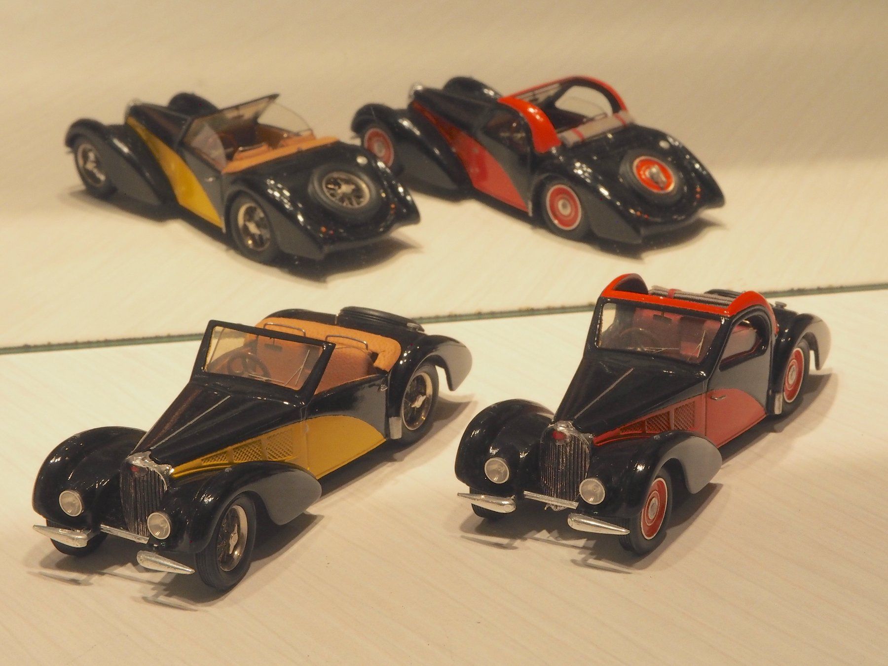 Bugatti Modellautos: Bugatti Type 57 S Atalante Découvrable + Cabriolet - DB Modè – Gebraucht aus Winterthur von 602ccm