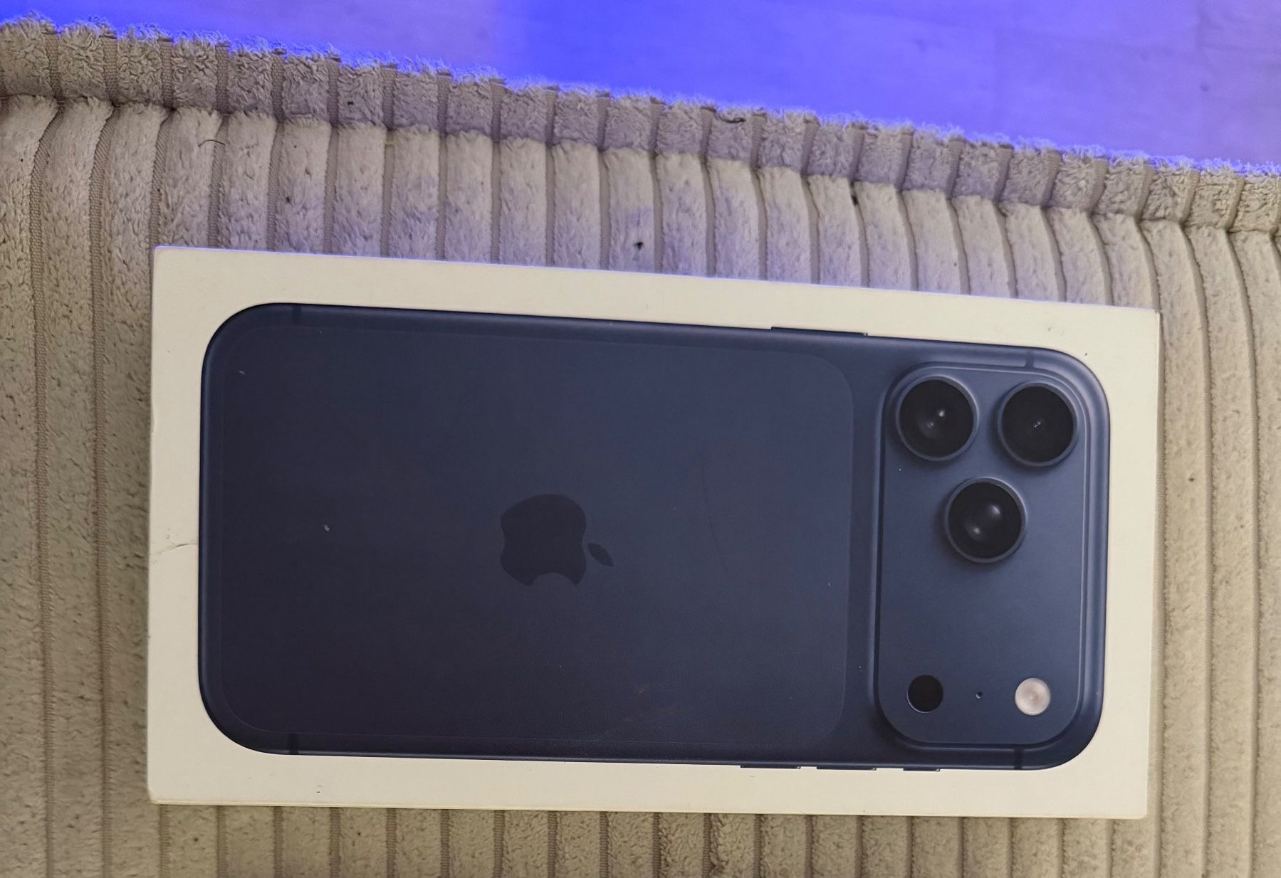 Apple Portables: iPhone 17 pro Max neuf 256 G – Neuf avec emballage d'origine à Lausanne par bou_vp6k 4