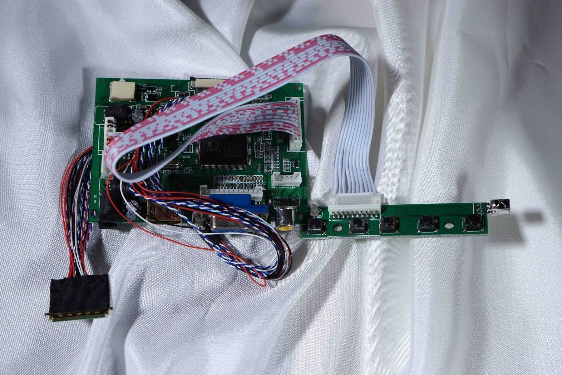 PC: Raspberry Pi 3 Mod. B mit Bildschirm-Set – Nuovo (secondo la descrizione) da St. Gallen venduto da Acer0110 1