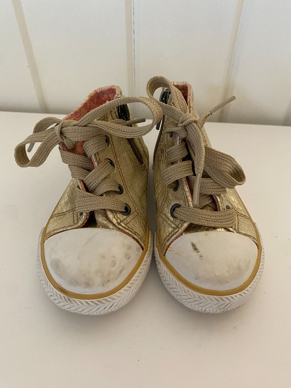 Scarpe per ragazzi: Sneakers / Turnschuhe Grösse 22 – Usato da Richterswil venduto da Mano1st 1