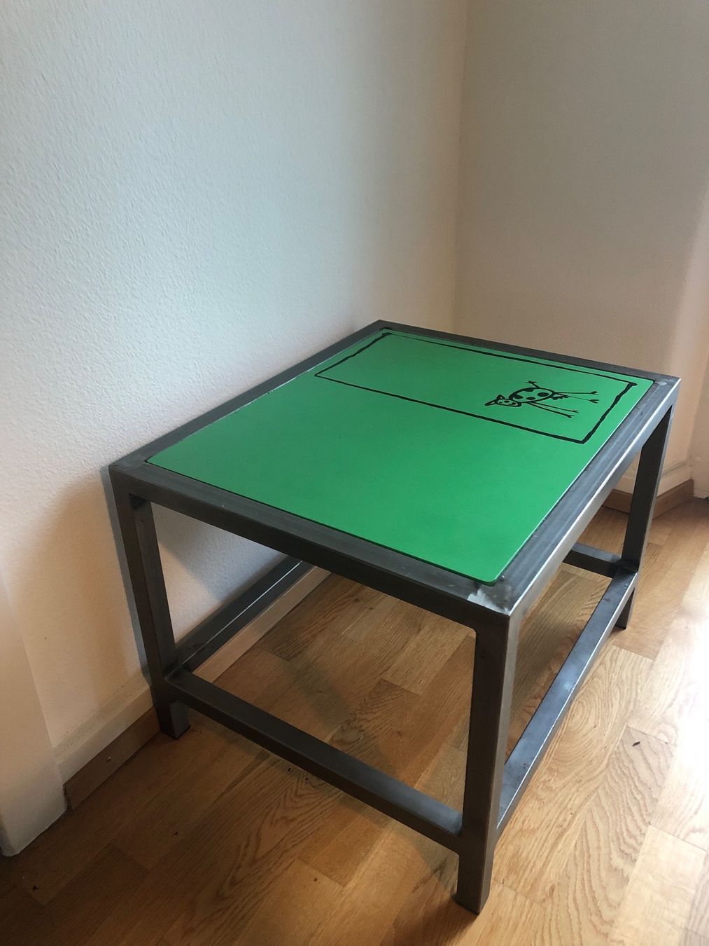 Tavoli: Tisch (Beistelltisch) – Usato da Zürich venduto da Silimaan