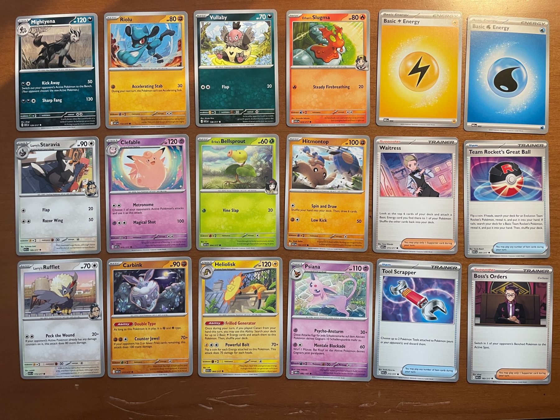 Pokémon Carte collezionabili: Pokemon Karten Set (Versand gratis) – Nuovo (secondo la descrizione) da Chur venduto da Angerson