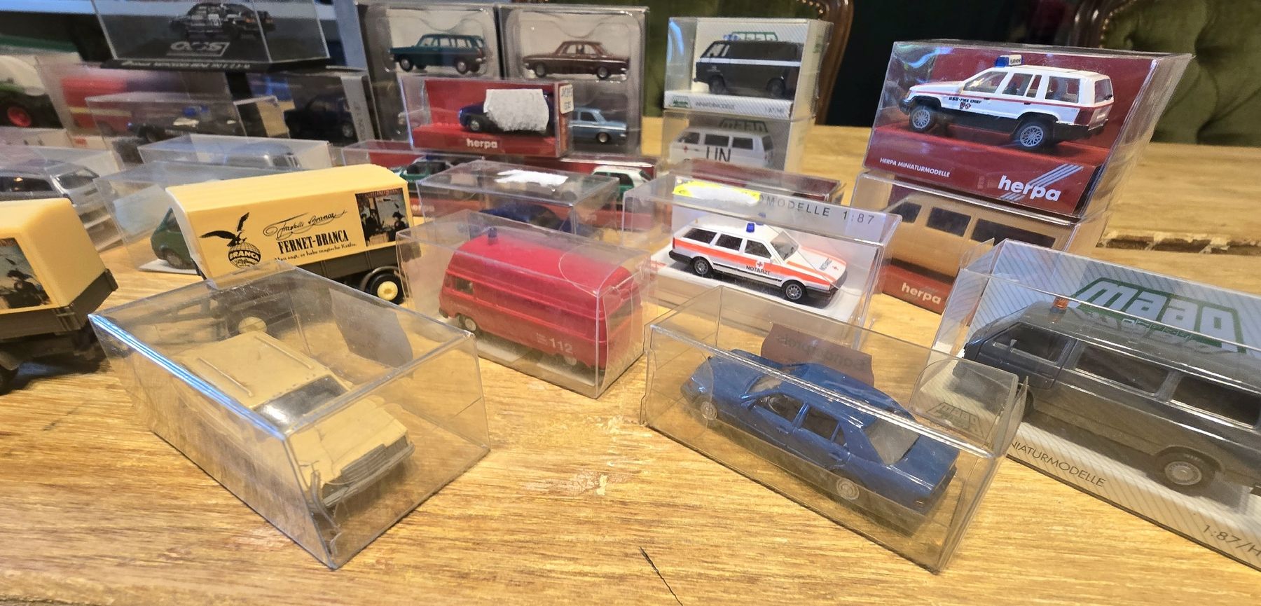 Modellini d'auto: Konvolut Modellautos 1:87   – Nuovo e nell'imballaggio originale da hinwil venduto da Perlinchi 4