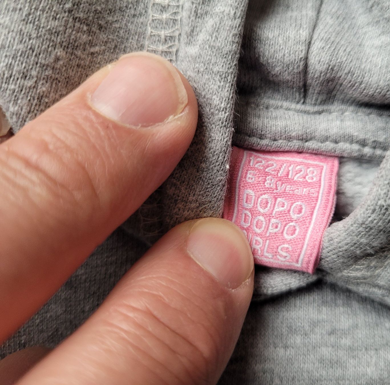 Maglioni & Felpe: 4 schöne Pullover Mädchen Gr.116 – Usato da St. Margrethen SG venduto da SamusAran 1