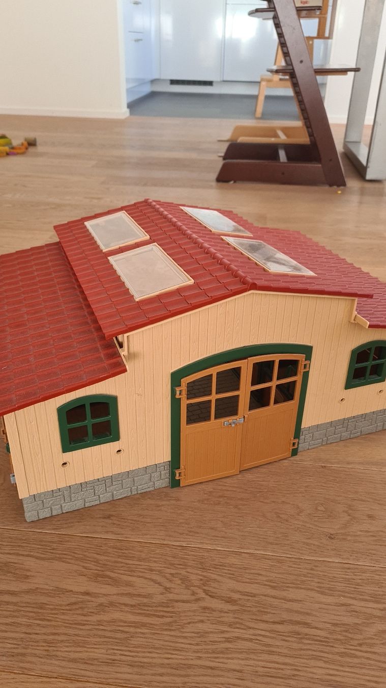 Schleich Spielzeuge: Schleich Pferdehof – Gebraucht aus Stans von nad_9tm9 1