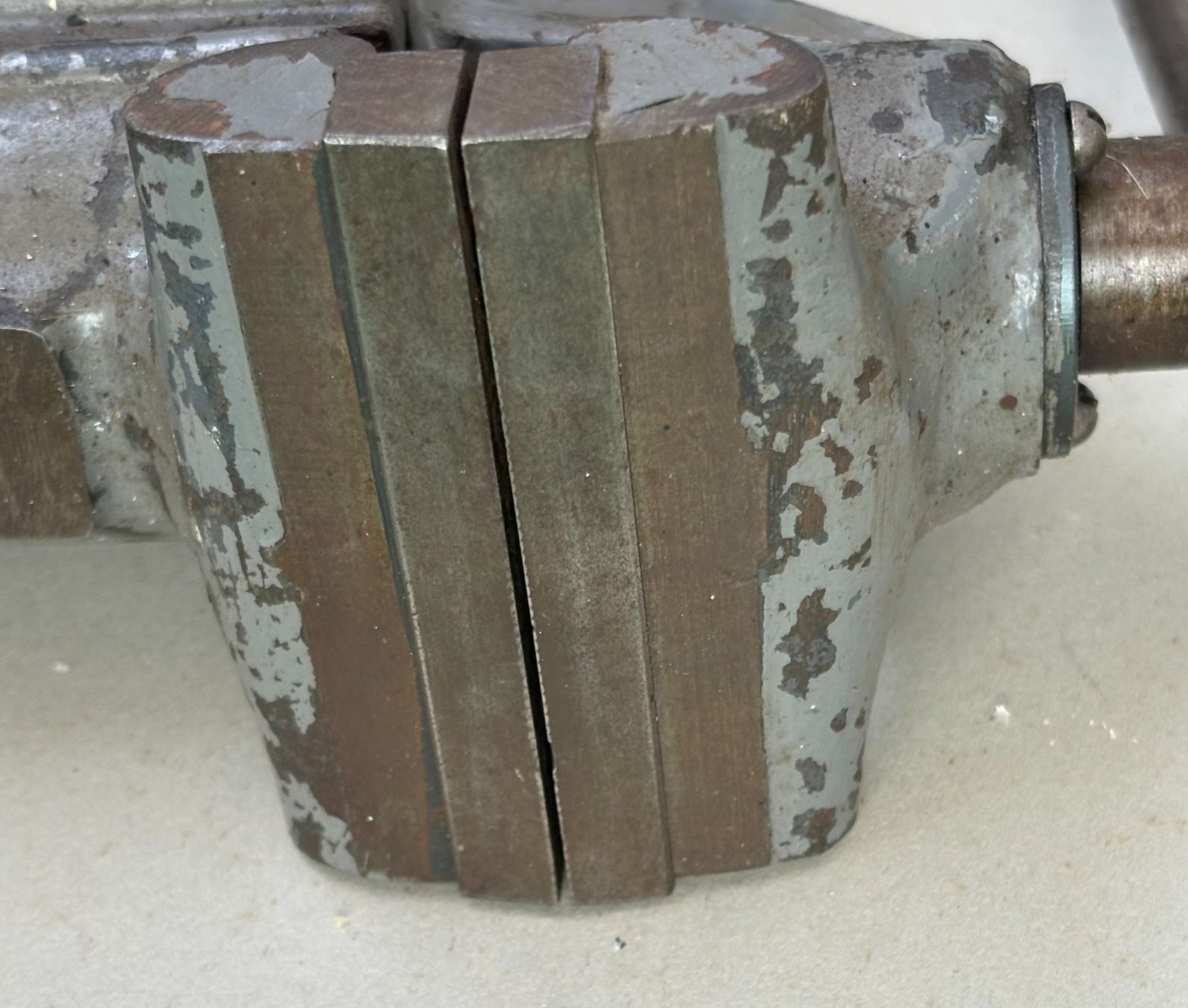 Gressel Alle Werkzeuge: VINTAGE GRESSEL SULZER SCHRAUBSTOCK – Gebraucht aus Ostermundigen von wini63 4