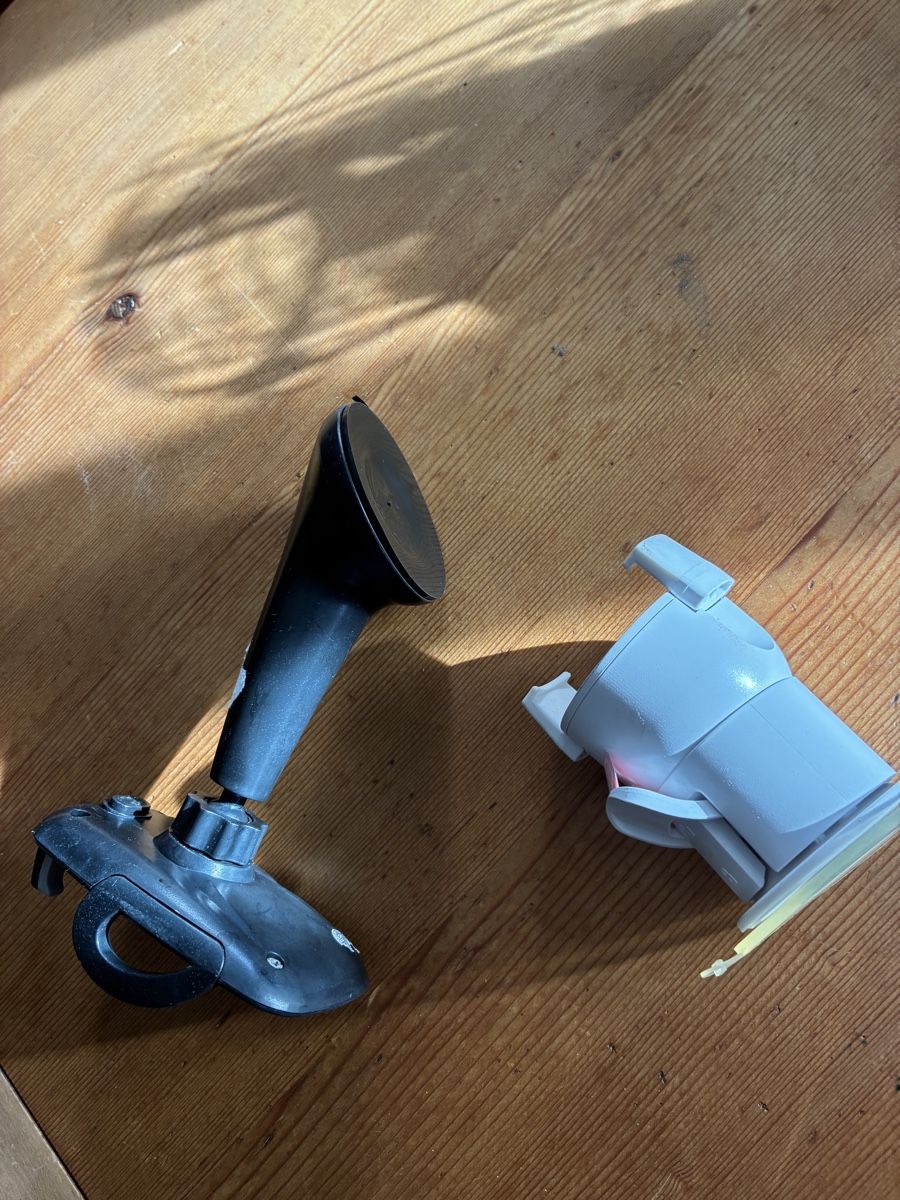 Staffe: 2x Universal Handyhalterung Auto fast neu – Usato da Urnäsch venduto da schneewittli. 3