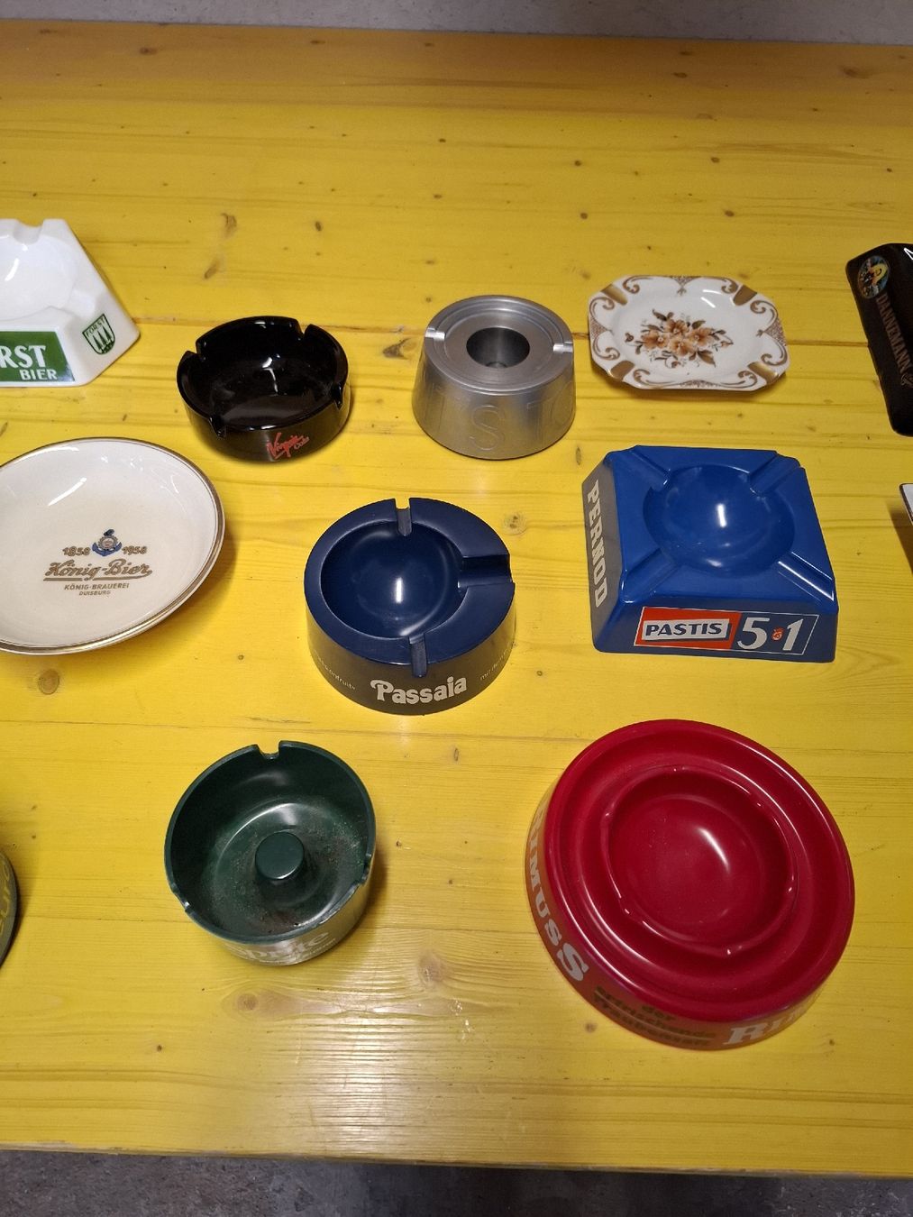 Portacenere: Grosse Sammlung Aschenbecher diverse Marken – Usato da St.Gallen venduto da bpeter01 6