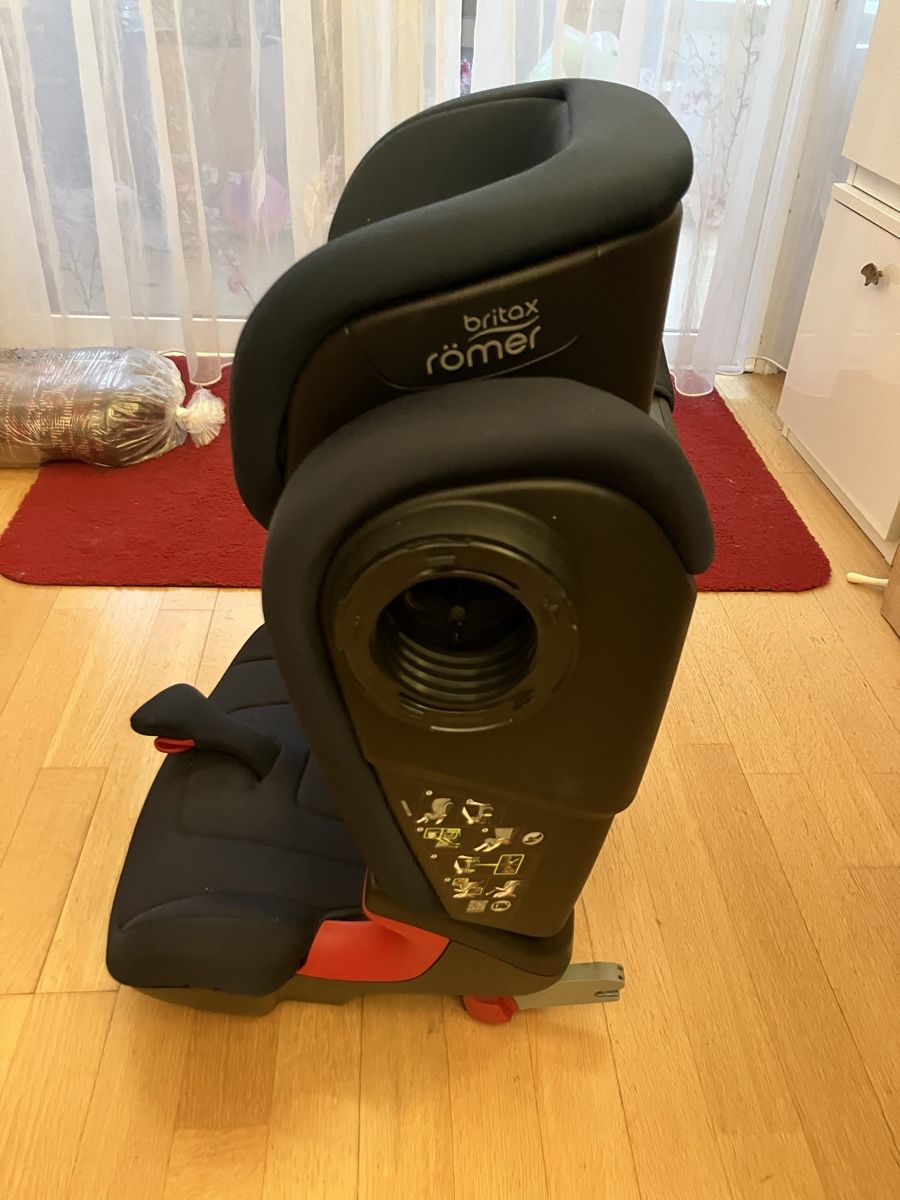 Britax Römer Auto-Kindersitze: Siège auto Britax Römer Kidfix 2 S ECE R44/04 – Gebraucht aus Genève von FamilleGoldschmid 2