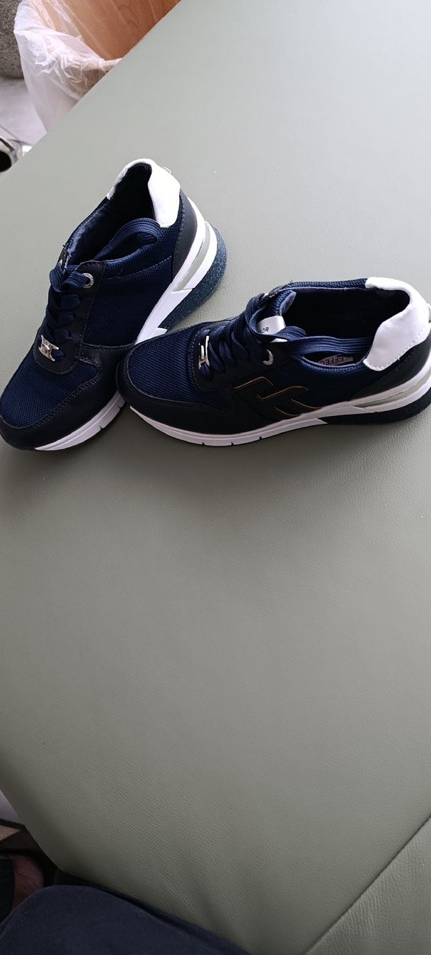 Tom Tailor Scarpe da donna: Sneaker blau weiss Grösse 35  – Usato da Menziken venduto da SianaSiana 1
