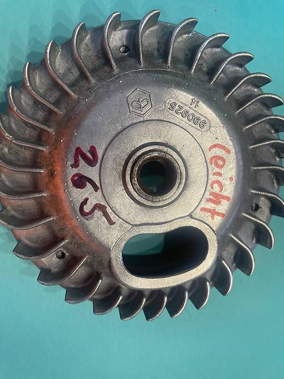 Piaggio Mofas: Piaggio Schwungrad original leicht Motor – Gebraucht aus Vitznau von amischweiz