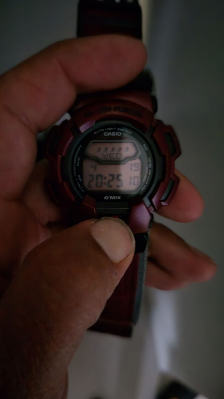 Casio Orologi: Casio G-Shock G'Mix bordeaux  – Usato da Yvonand venduto da rib_mxj9 3