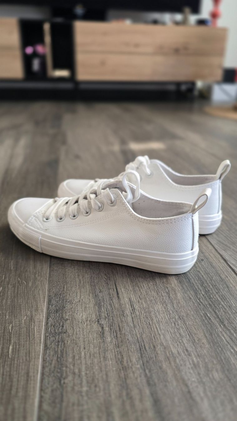 Skechers Chaussures femmes: Damen Sneakers weiss Grösse 36 – D'occasion à Gretzenbach par Kim_0431