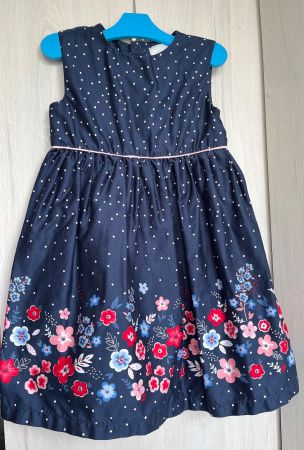 Kleid mit Blumen Motiv Gr 98