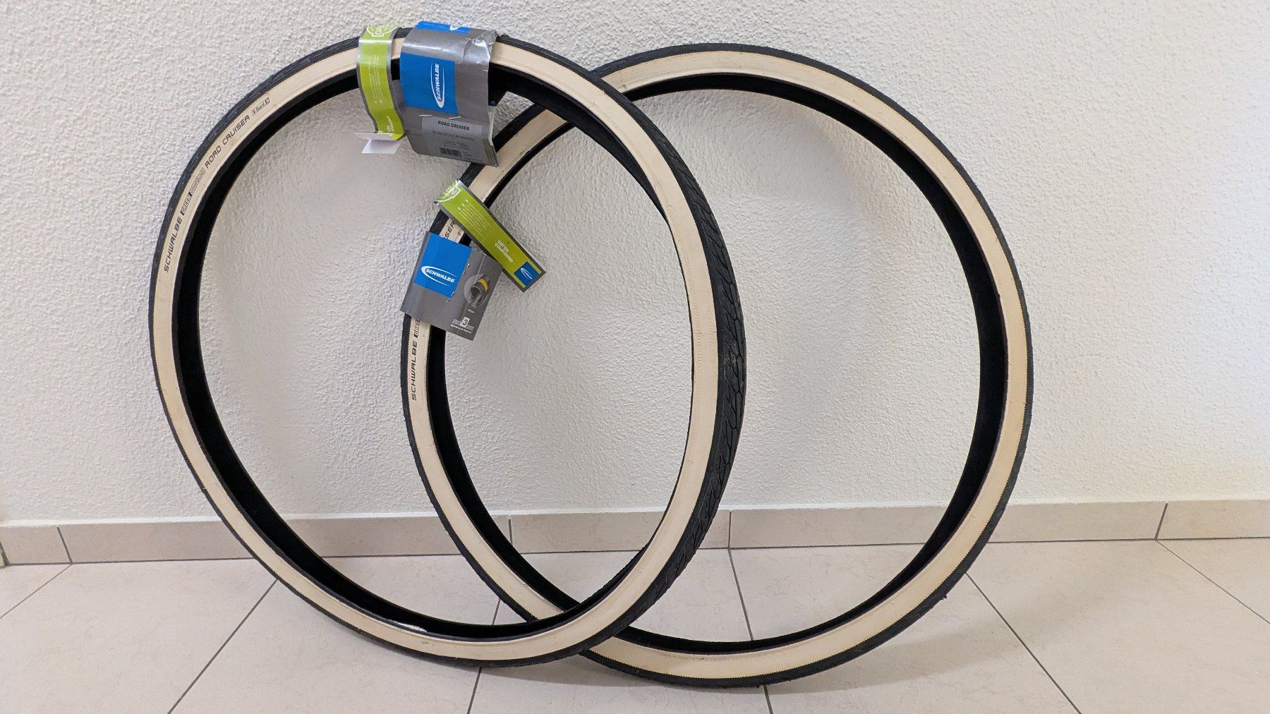 Schwalbe Pneumatici & Ruote complete: 2x Schwalbe Road Cruiser 27.5 – Nuovo e nell'imballaggio originale da Pfäffikon ZH venduto da TriceM