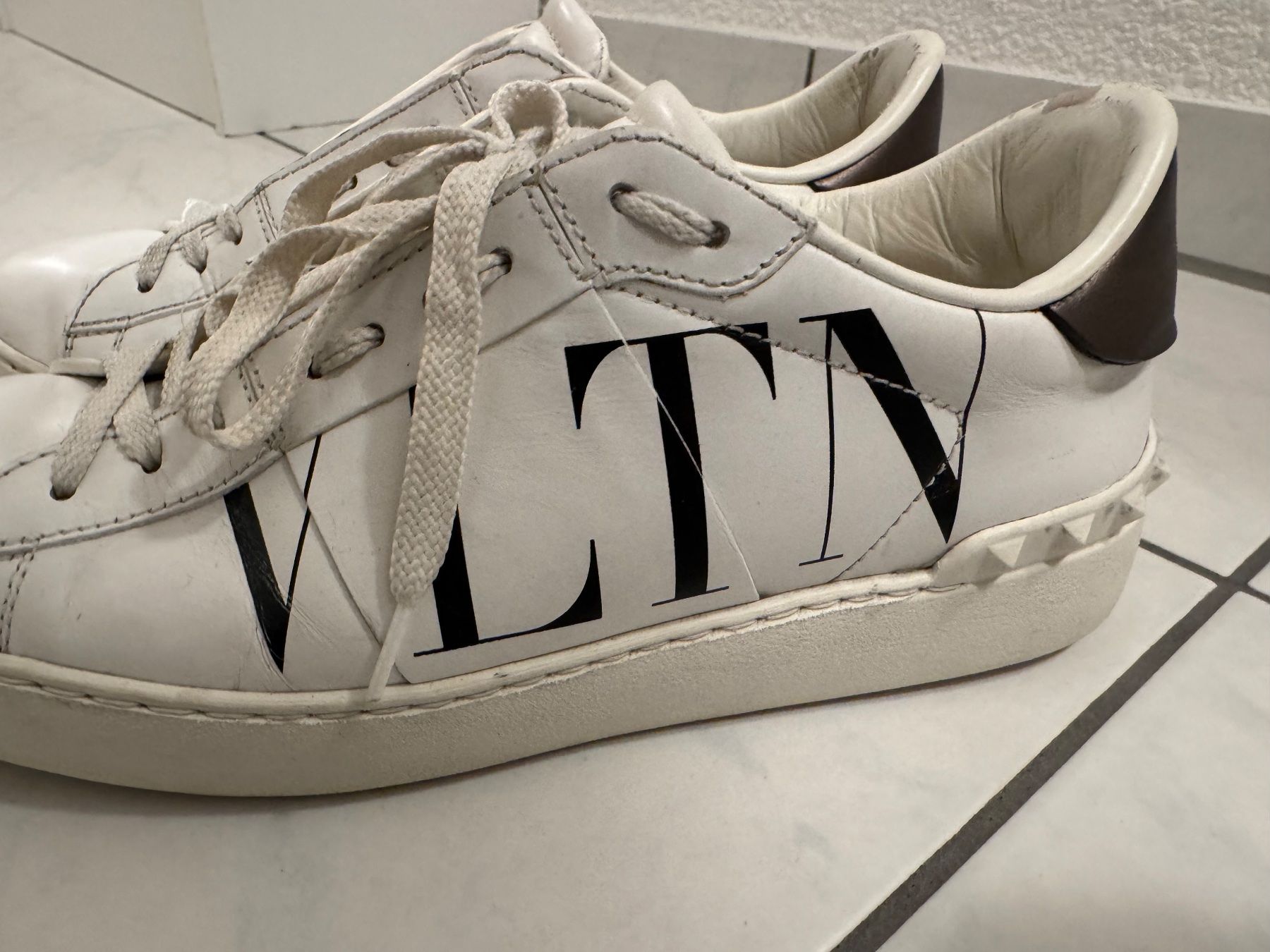 Valentino Scarpe da donna: Valentino Sneaker Größe 38.5 – Usato da wallisellen venduto da Niccii