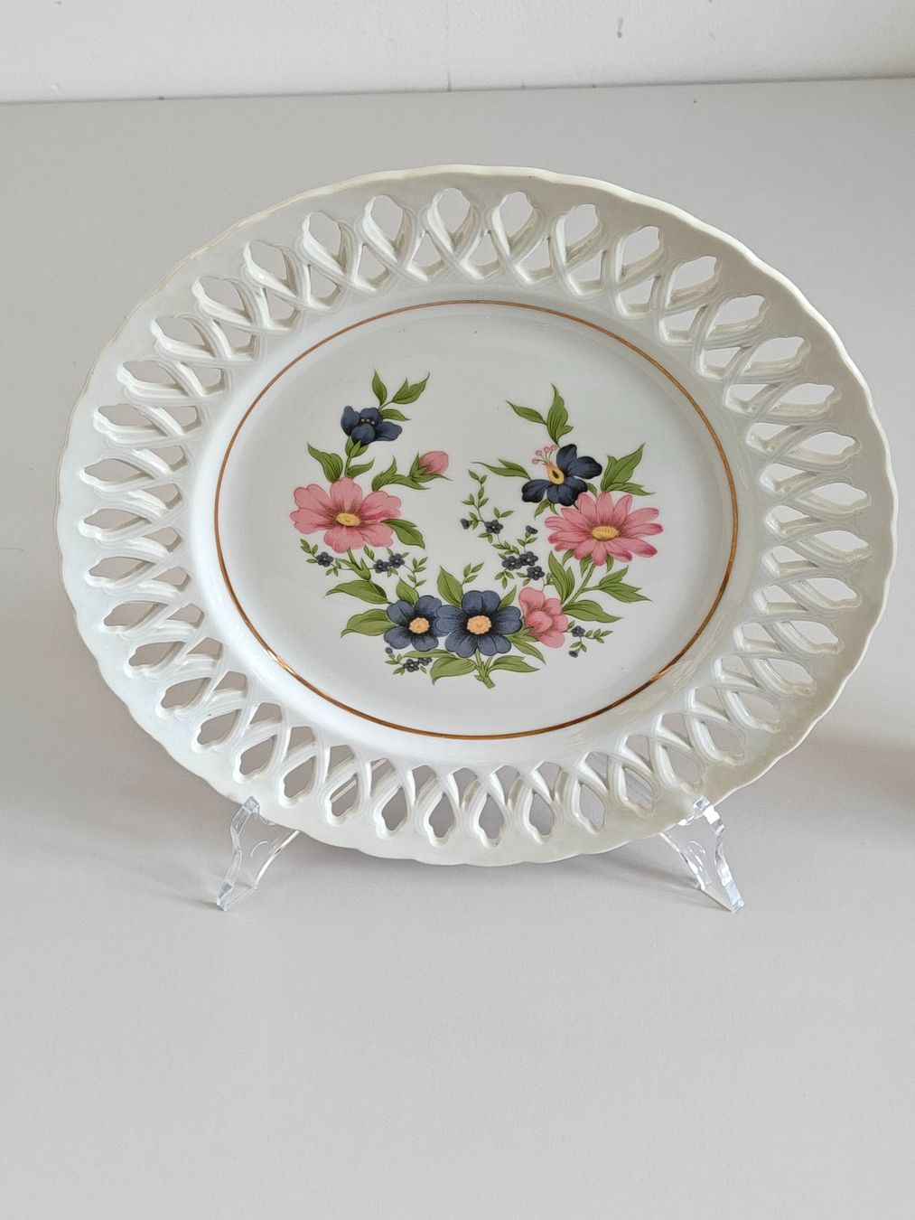 Teller: Durchbruchteller Royal China - Blumendekor - 27cm – Gebraucht aus Birr von DisDas 1