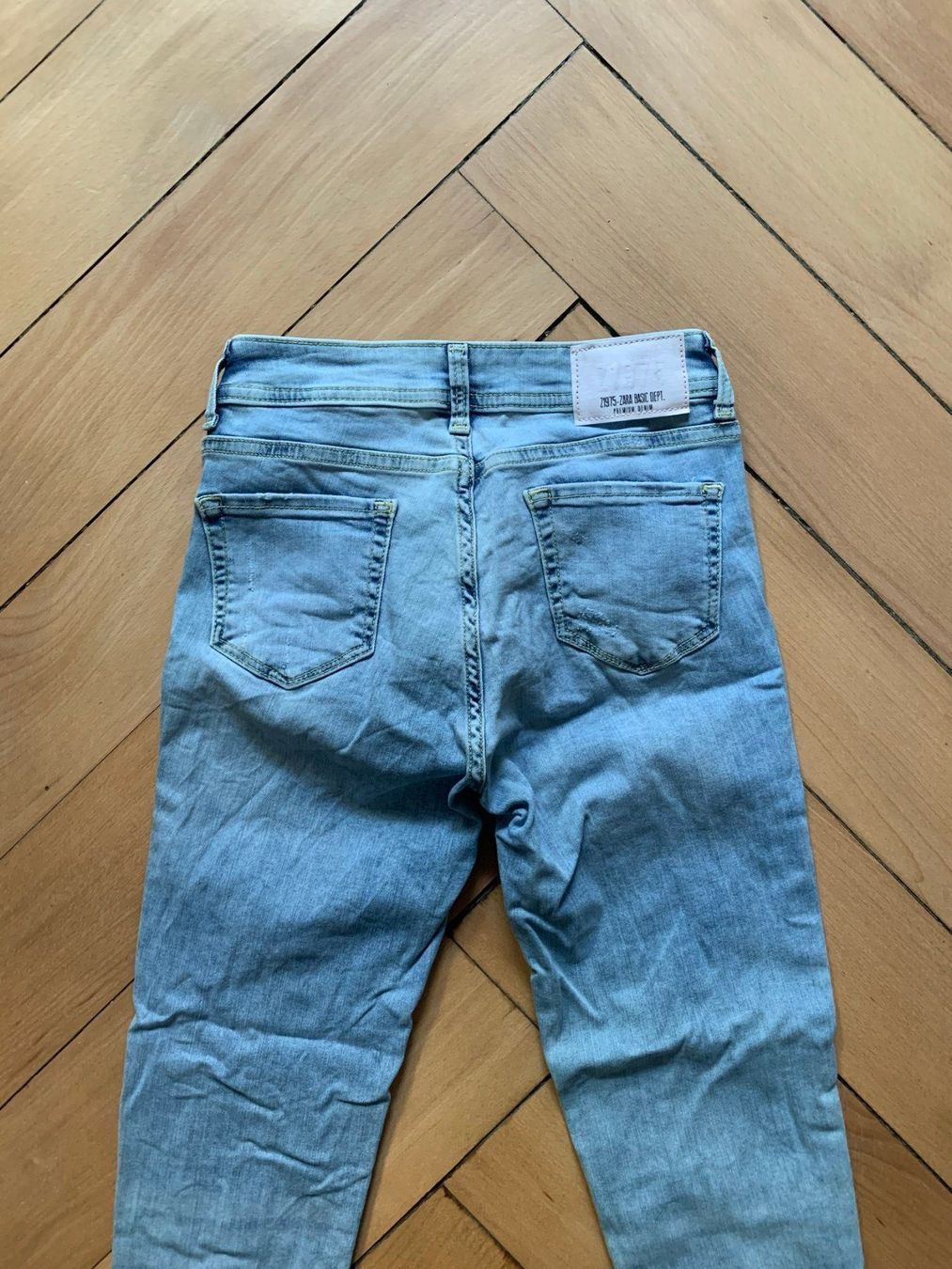 Zara Jeans: ZARA - Skinny Jeans hellblau 34 – Usato da Zürich venduto da Diazaio 2