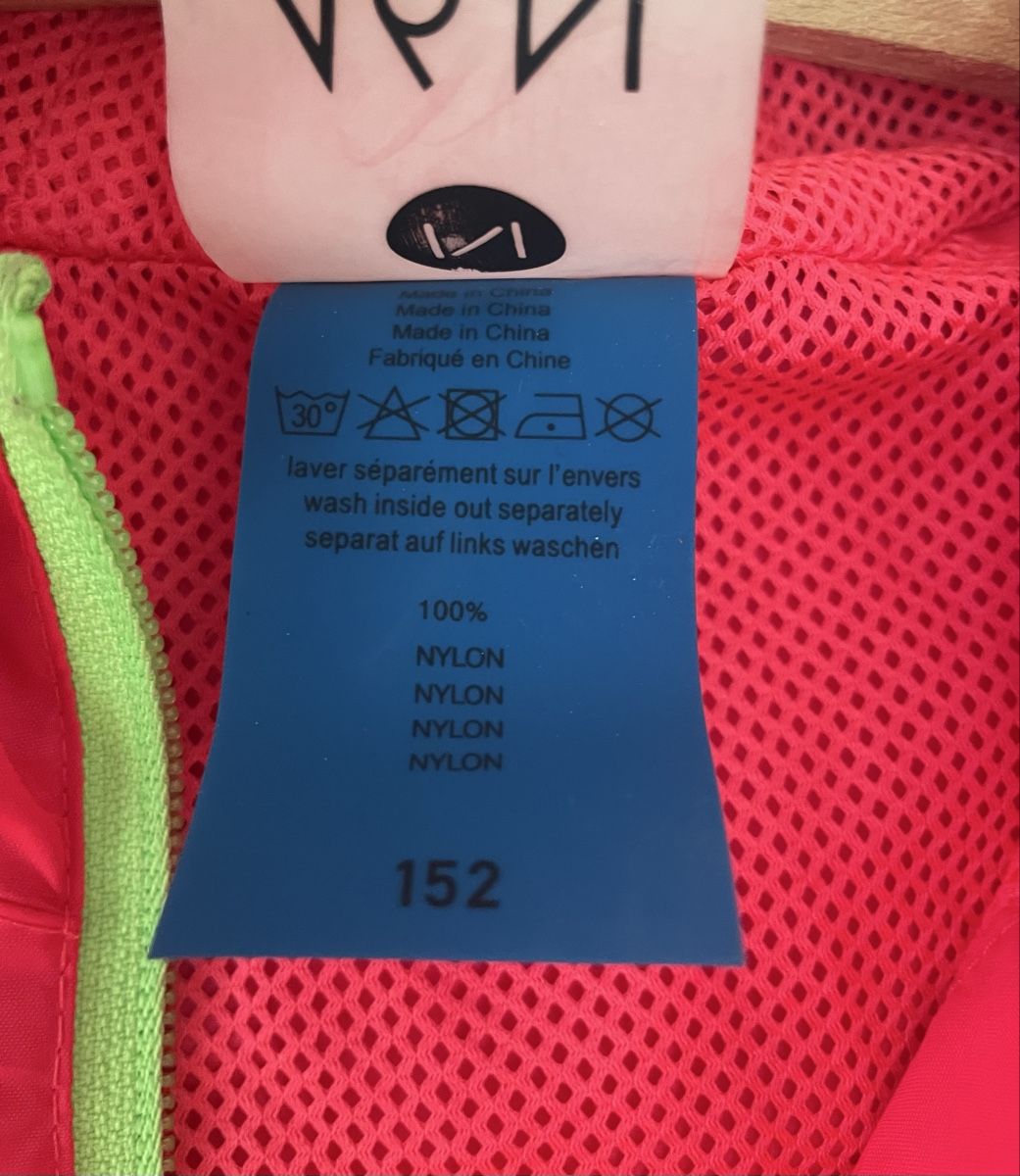 46 Nord Giacche & Cappotti: 46 Nord Regenjacke neonpink – Usato da Basel venduto da noee_joset 3