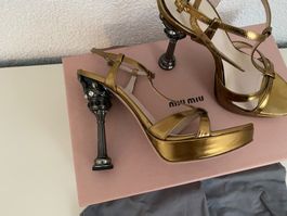 MIU MIU Plateau-Sandalen Lackleder Gr. 37 LP.1200.-