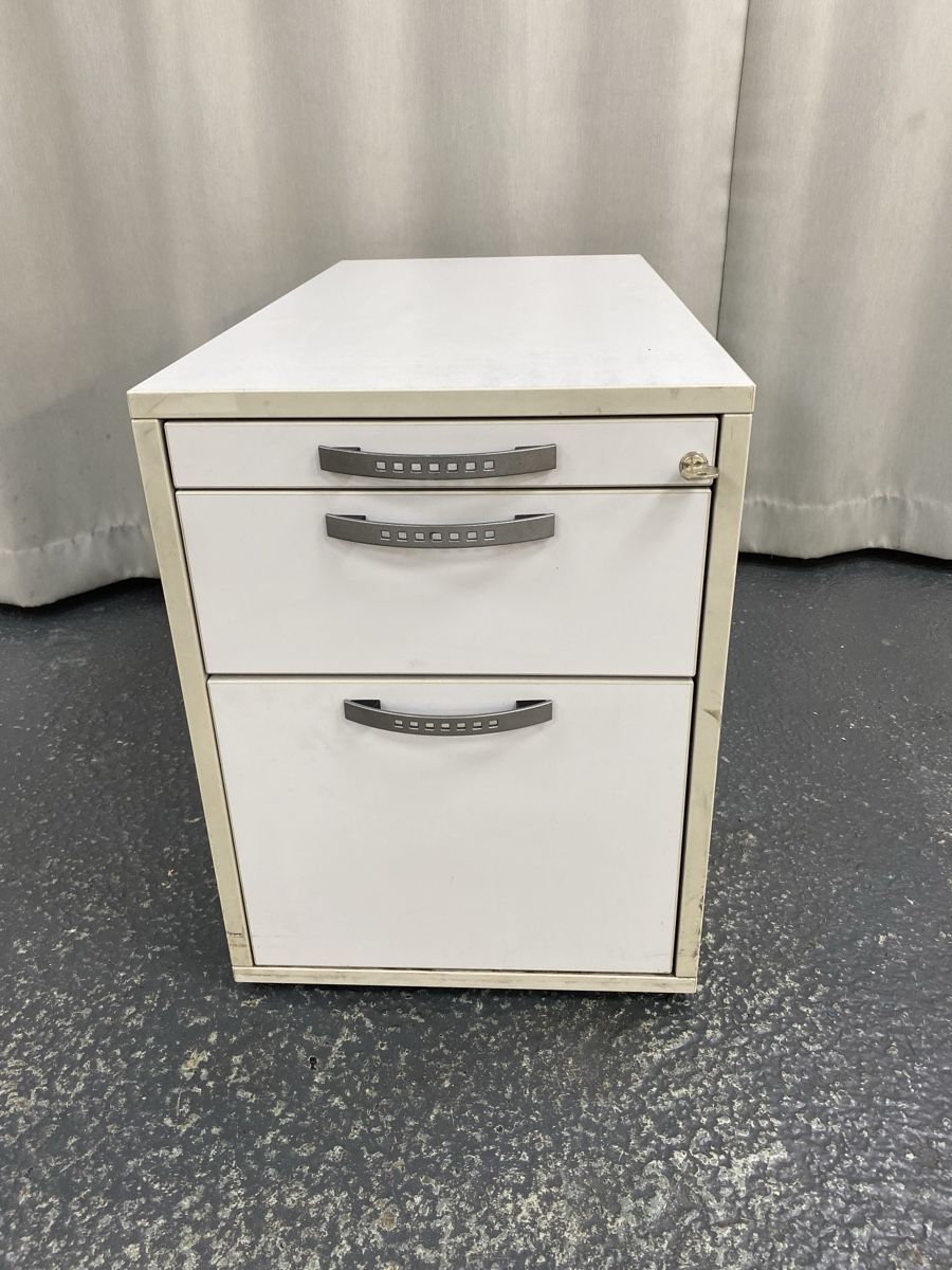 Eléments de bureau: Schubladenkorpus  – D'occasion à Hägglingen par Karin0802