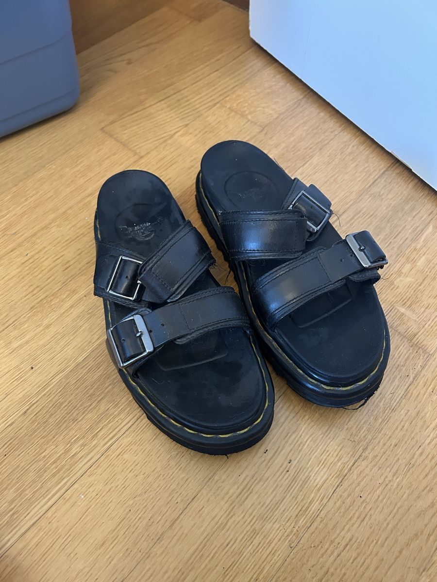 Dr. Martens Damenschuhe: Dr. Martin Sandalen schwarz – Gebraucht aus Zürich von fabuulois 2