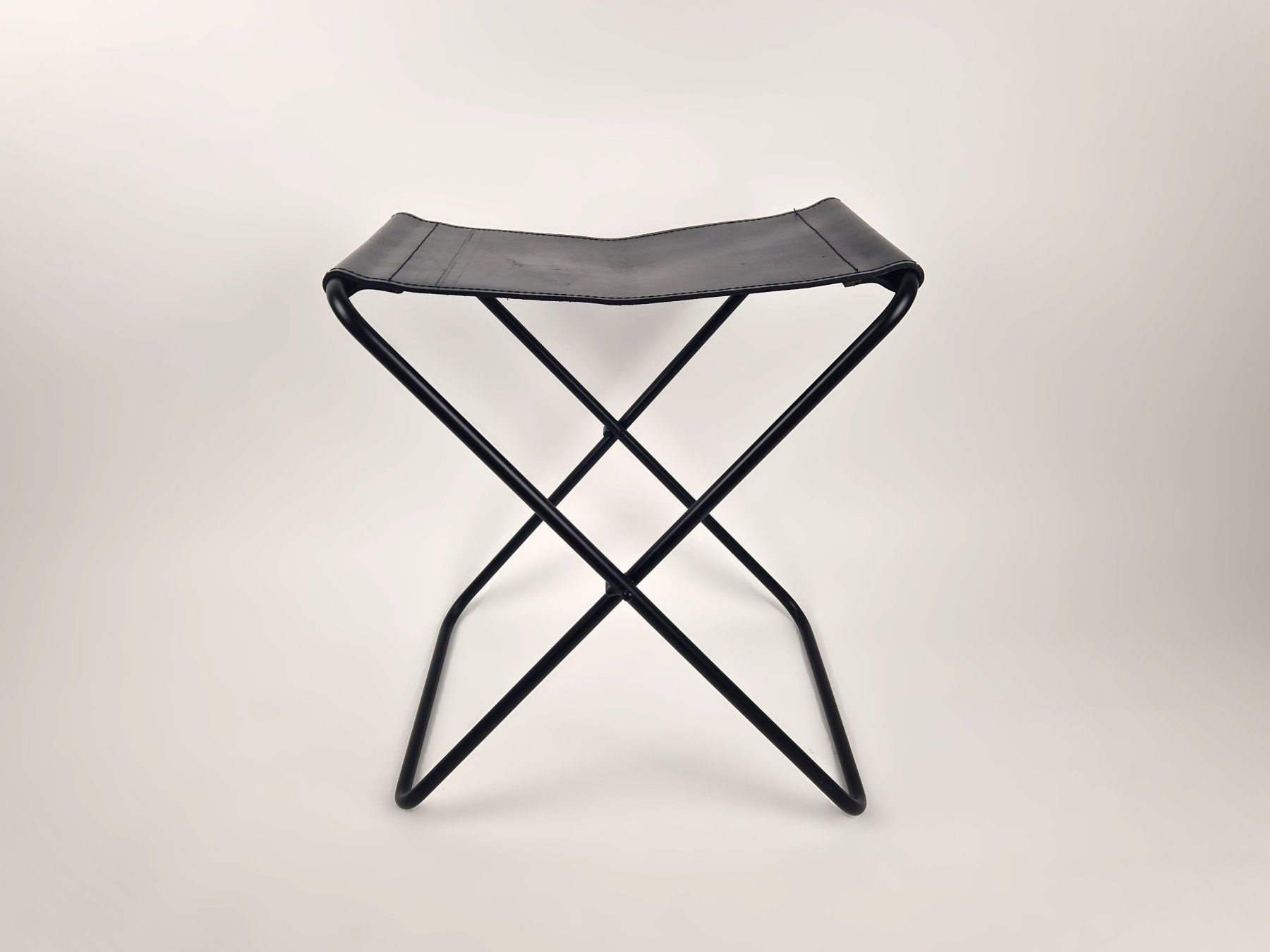 Broste Sgabelli: Nola Hocker Leder | Broste Copenhagen – Usato da Basel venduto da Restwert_Basel