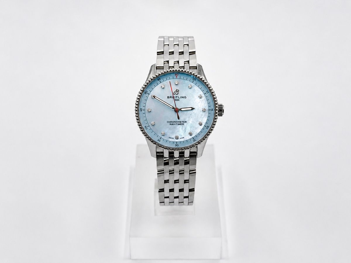 Breitling Orologi: Breitling Navitimer 32mm Stahl - Full Set 2023 + Quitting  – Usato da Wil SG venduto da rappwatches