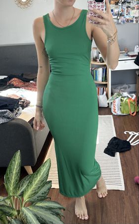 Maxikleid grün mit Rückenausschnitt