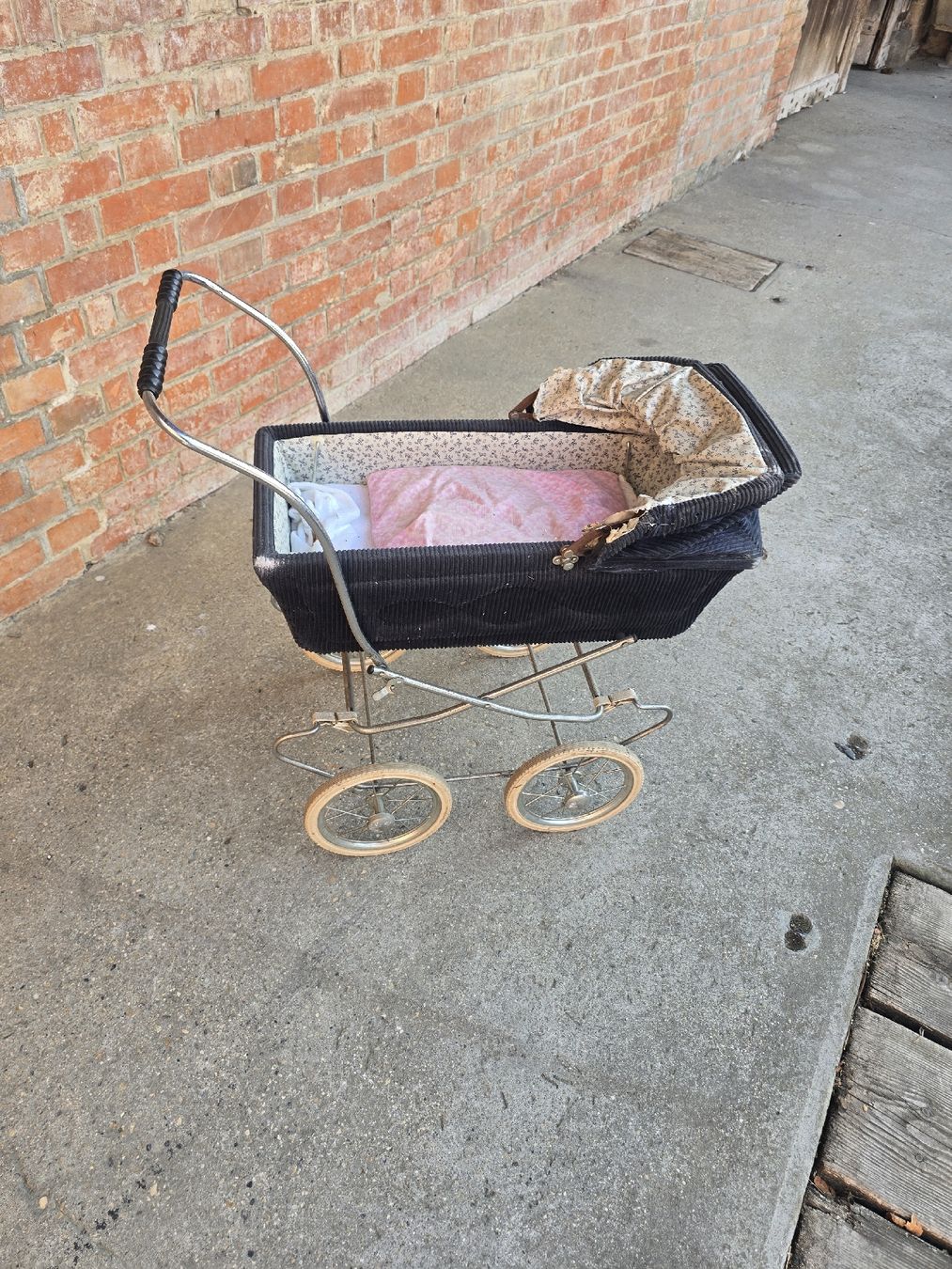 Carrozzine: Kinderwagen schwarz retro  – Usato da Aarberg venduto da 2002stefan 4