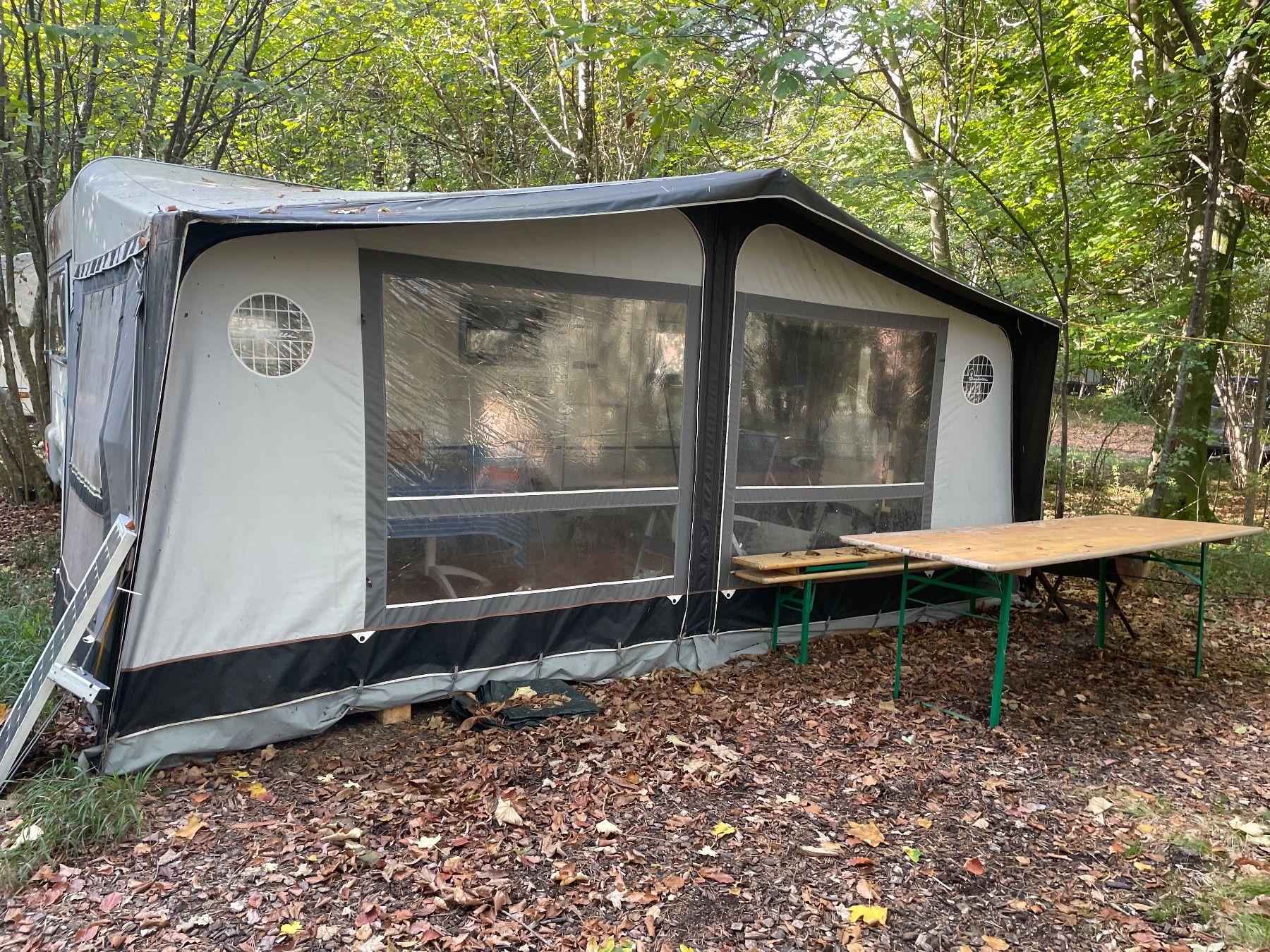 Rimorchi: Wohnwagen Knaus Azur 490 – Usato da Bäretswil venduto da 880alfred 9