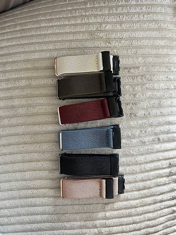 Smartwatch: Fitbit Charge 6 inkl 7 Armbänder – D'occasion à Ebikon par may_vx87 3