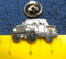 JEEP WRANGLER 4x4 OFFROAD WEISS AUTO PIN ENAMEL SILBRIG