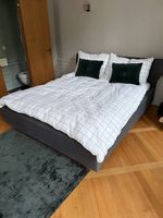 Bett unbenutzt,  1.80 mit Matratze und Lattenrost
