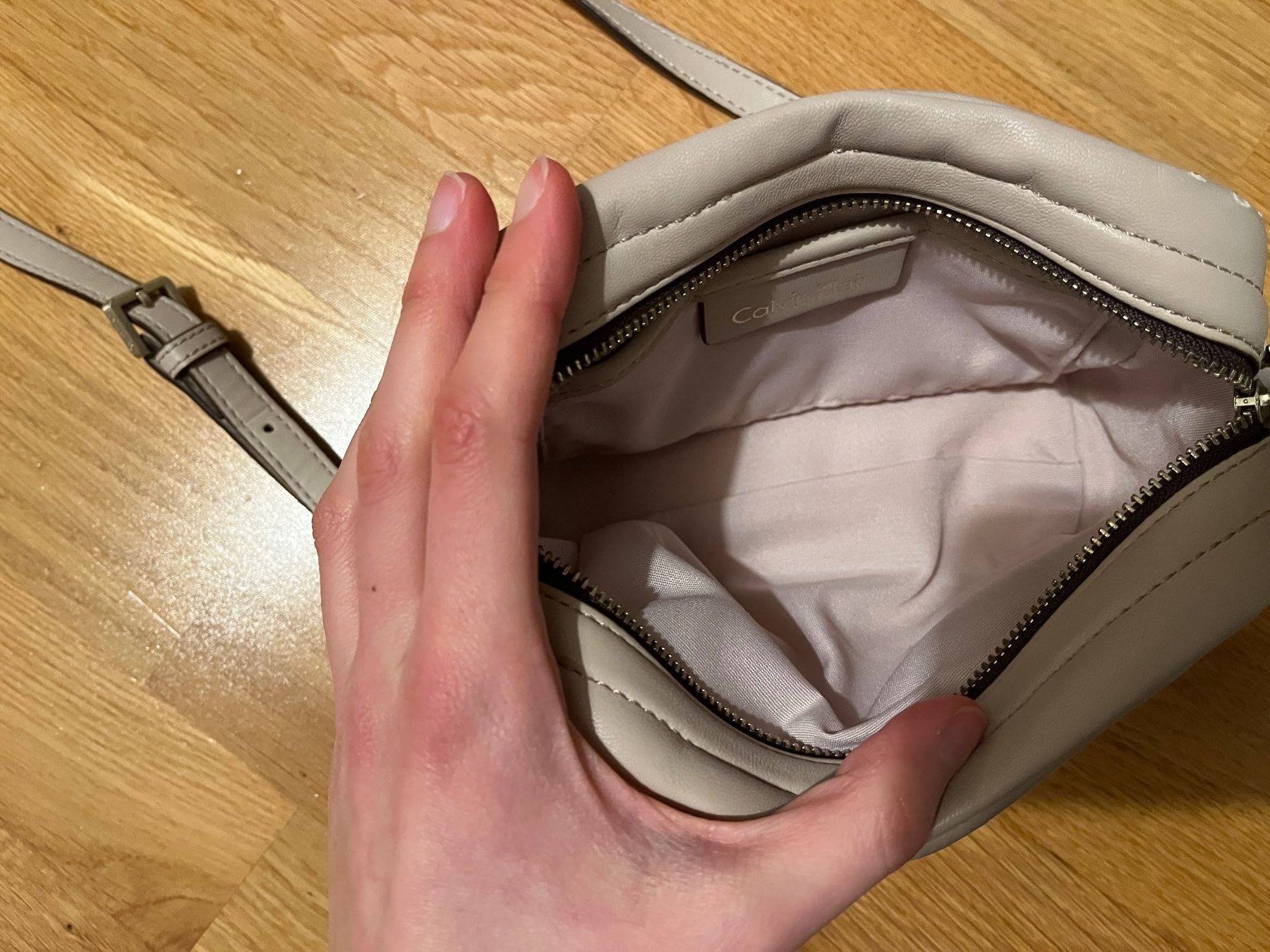 Calvin Klein Borse da donna: Calvin Klein Tasche Umhängetasche – Usato da Bern venduto da nat_j85k 2