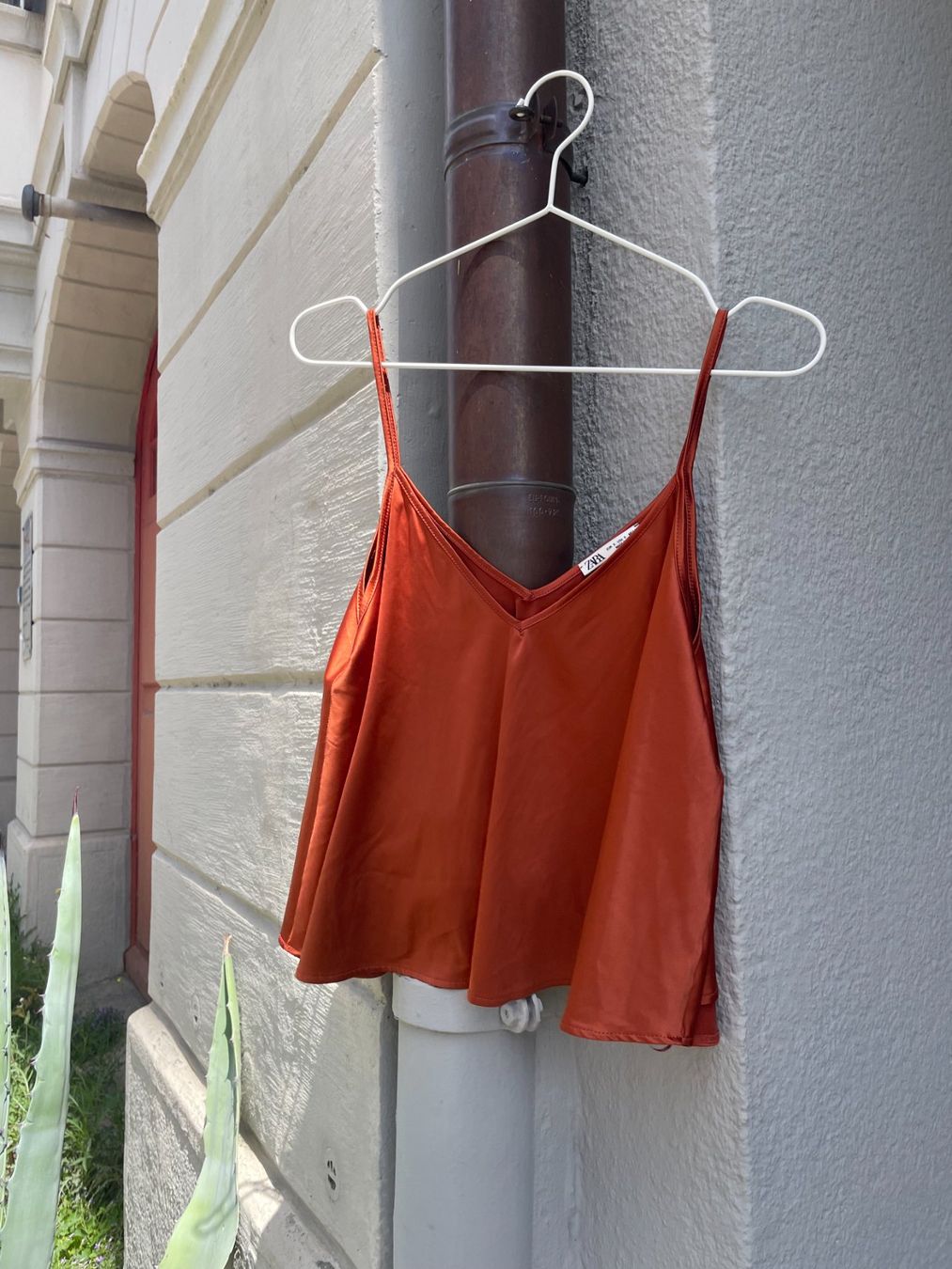 Zara Top: Orange satin top – Usato da Zürich venduto da Chiara.la