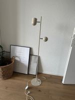 Stehlampe mit zwei Spots, creme, Top Zustand!