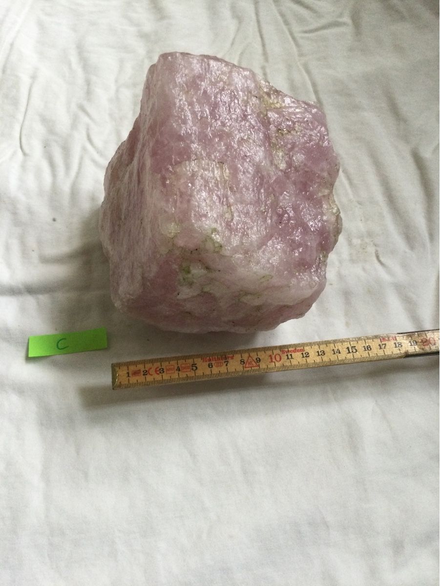 Minerali & Pietre curative: Rosenquarz gross – Usato da Rorschach venduto da curnaglia 1