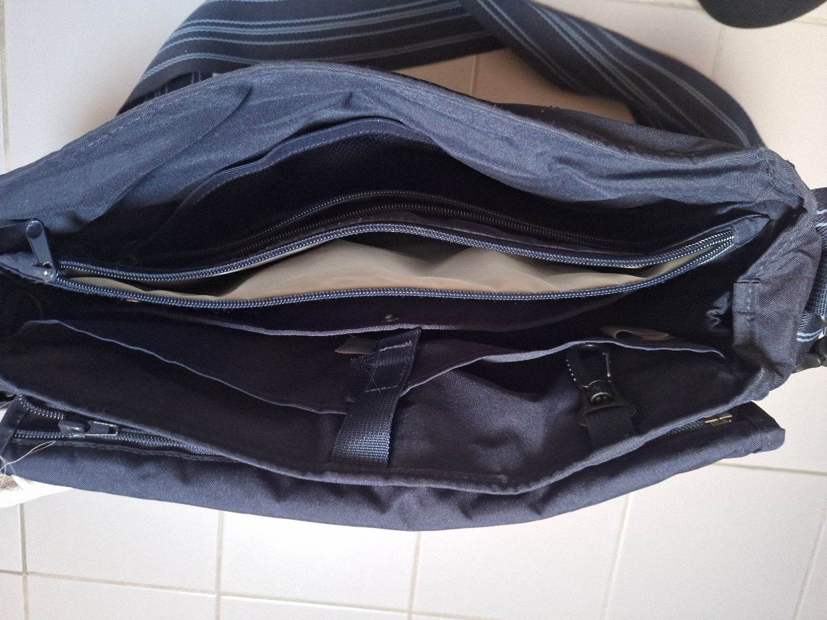 Lässig Borse: Wickeltasche Lässig – Usato da Sissach venduto da Nothing123 2