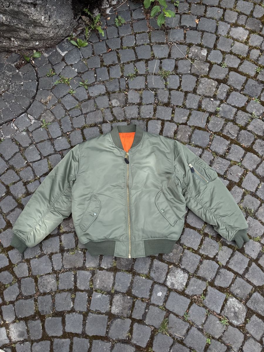Alpha Industries Jacken: Alpha Industries MA-1 Bomber Jacket Khaki M Classic – Gebraucht aus Effretikon von rus_2l2p