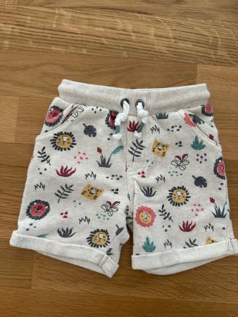 Süssi kurze Hose mit Tiermuster, Gr. 86