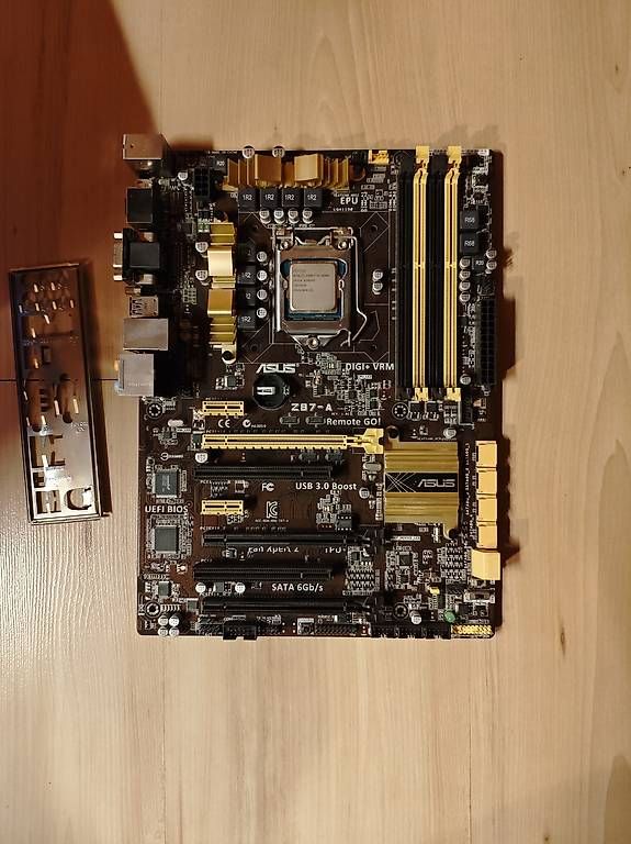 Asus Cartes mère: Intel i5 4690K, Asus Z87-A – D'occasion à Neuenkirch par Metal_666 2