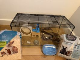 Tierkäfig mit Zubehören und Einstreu guter Zustand!