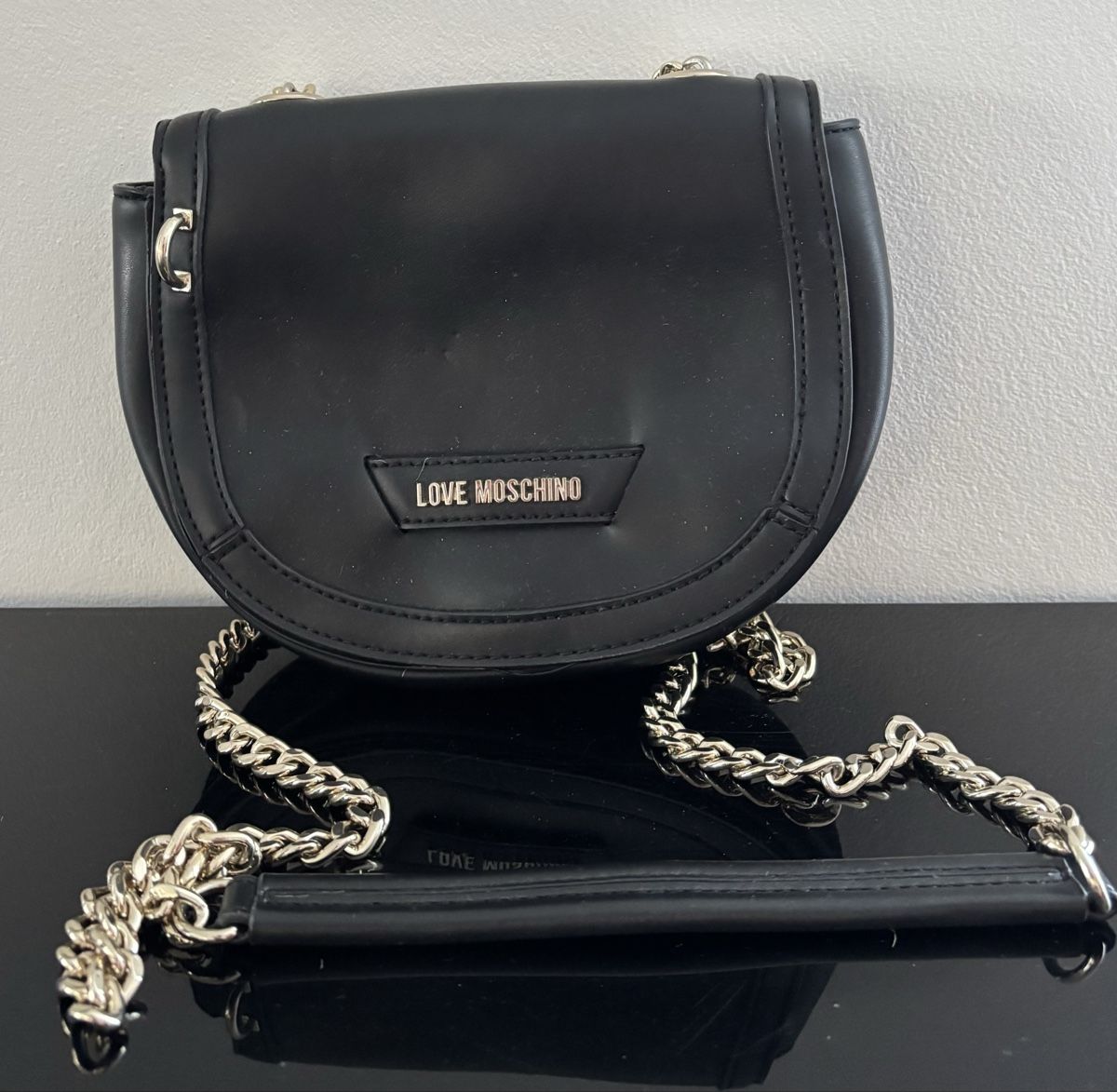 Moschino Borse da donna: Love Moschino Schultertasche Schwarz Handtasche Kette – Usato da Hettlingen venduto da wohnung2001