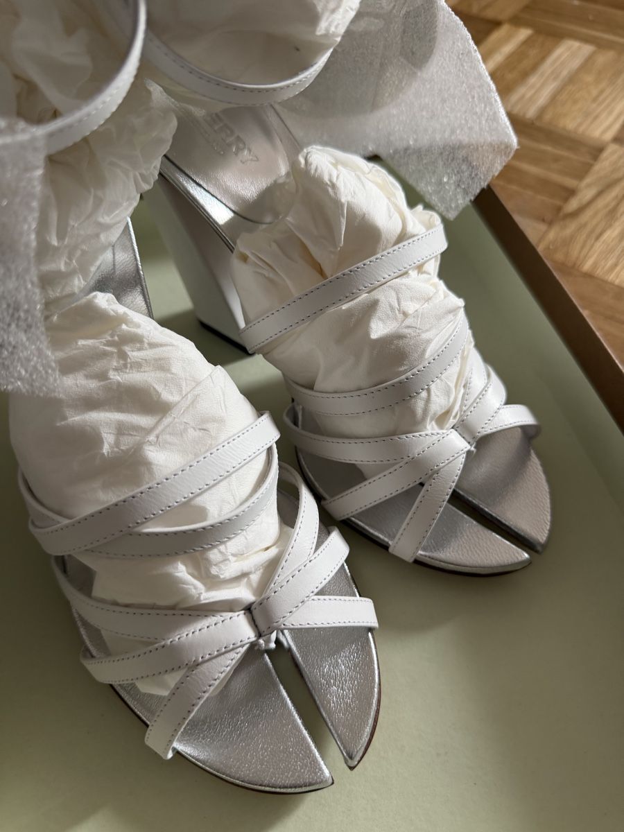 Burberry Damenschuhe: New Burberry shoes , 38 – Neu (gemäss Beschreibung) aus Schaffhausen von Nadiuna 6