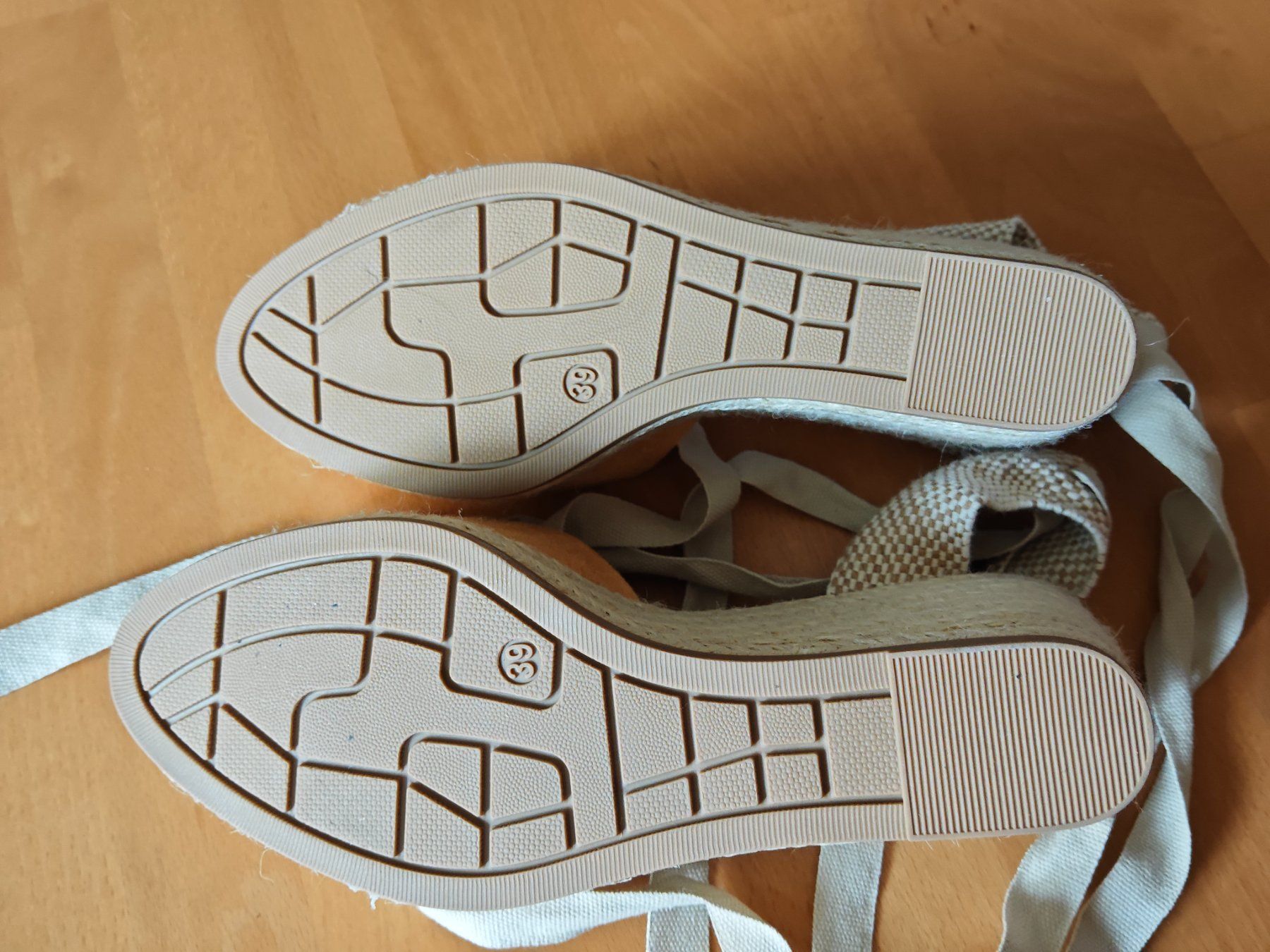 Scarpe da donna: Sommerschuhe Gr.39 gelb – Usato da Staad SG venduto da Hope80 2