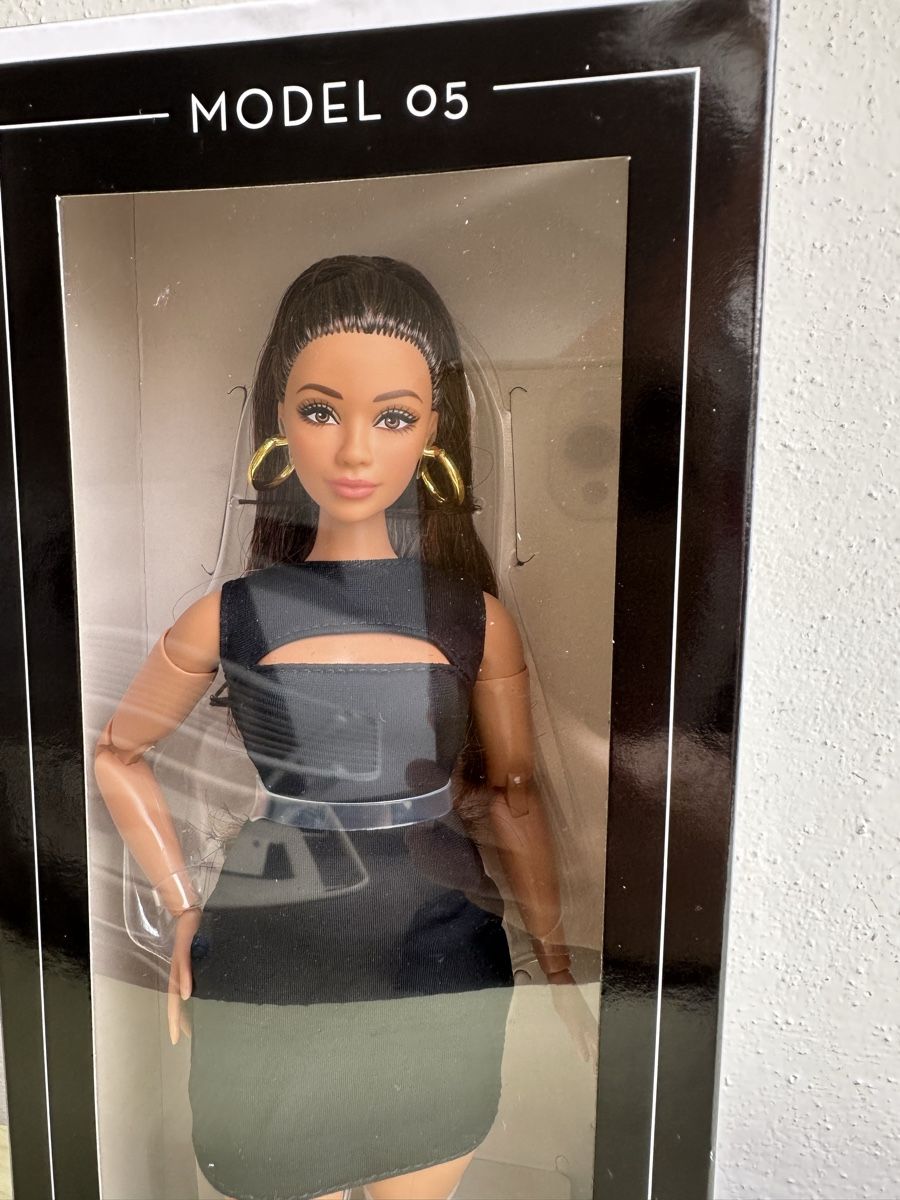 Puppen: Wunderschöne Basics Barbie neu – Neu und originalverpackt aus Zürich von Kat_5557