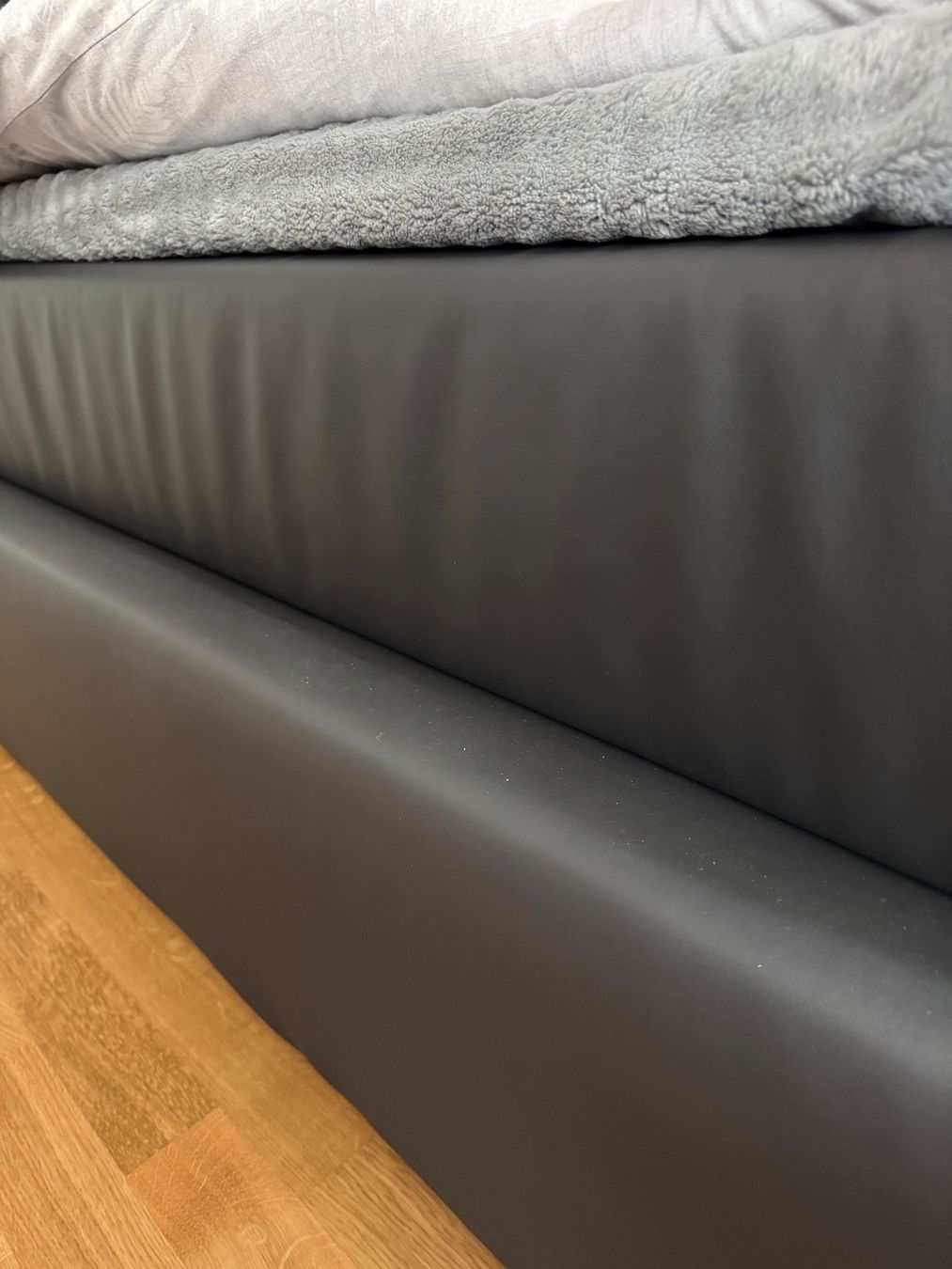 Letti: LED-Boxspringbett BILBAO 160 × 200 cm Anthrazit – Usato da Turbenthal venduto da Ray_men 3