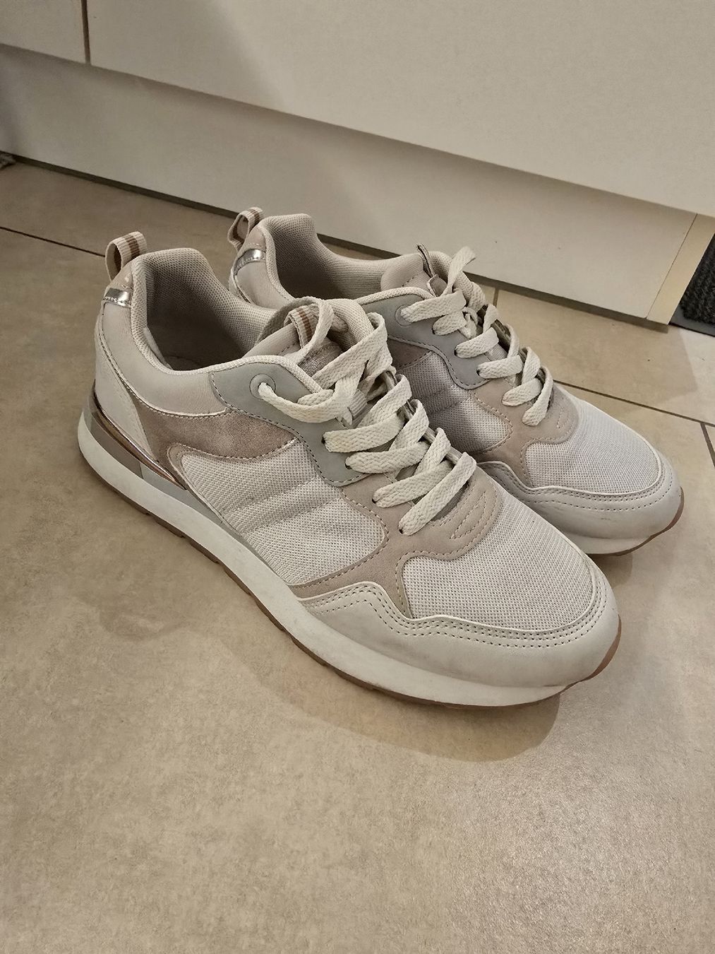 Scarpe da donna: Cooler Sneaker - Grösse 39 – Usato da Rickenbach b. Wil venduto da Kth_v8 7