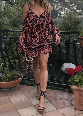 Sommerlicher Playsuit mit Muster, Grösse 38 - Neuwertig!